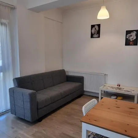 Apartament Mid アパート ナボダリ