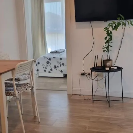 Apartament Mid * ナボダリ