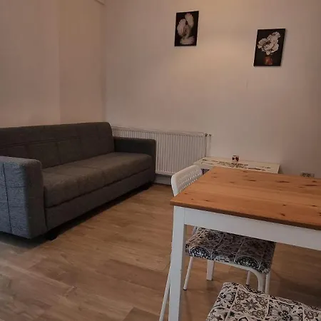 アパート Apartament Mid