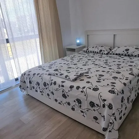 Apartament Mid